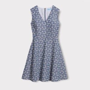 Draper James Embroidered
Chambray Sleeveless Love Circle
Dress Size 12